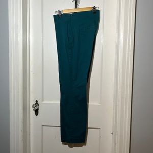 Old Navy Side Zipper High Comfort Waist Green Jeans. 18 Tall Side Split At Cuff